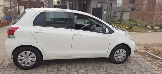 Toyota Vitz 2012