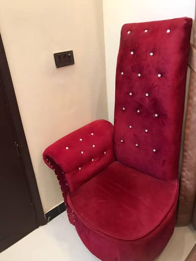deep red velvet chairs (2)