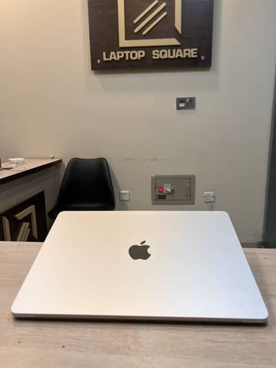 MacBook Air M3 8GB 256GB 15inch starlight