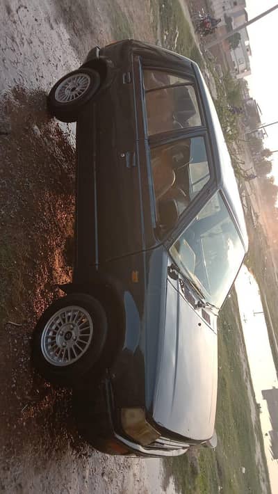 sharade car Good condition just buy and drive