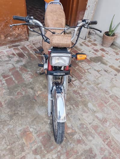 “Honda CD-70 Red 2019 – Low KM, Excellent Condition” 