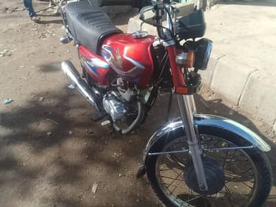 Honda 125 2022 modle he content num 03163038336