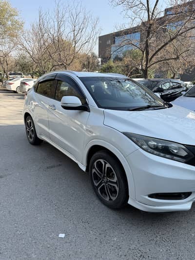 Honda vezel 2017 model z sens