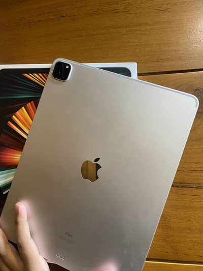 Apple iPad Pro 13” M1 5TH Generation Silver!