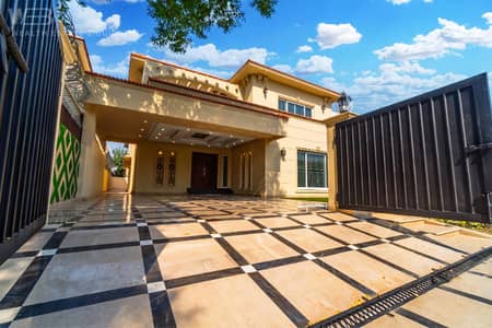 1 Kanal Modern House in DHA Phase 7 FOR SALE At Good PRICE