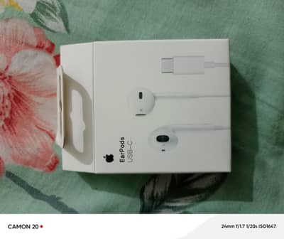 Apple EarPods USB-C (Original) – Like New