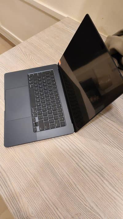 MP4 chip 24 memory 512 GB storage Color midnight blue  Wi