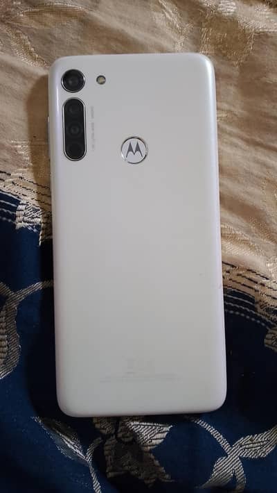 Moto G8