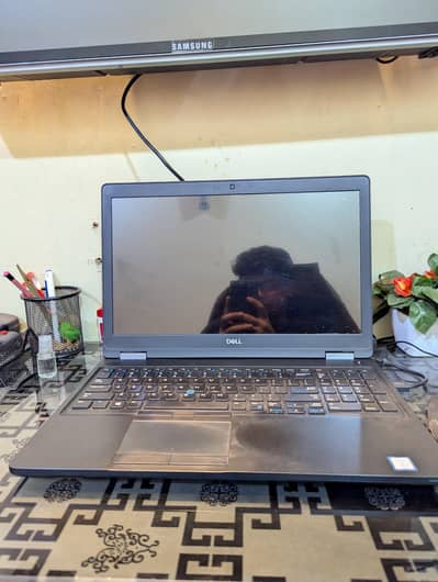 dell i5 8th H processor  with graphic card 10 by 10