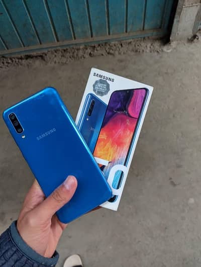 Samsung A50. . 4/128 . . with box. .