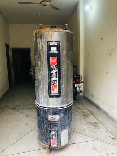 Geyser For Sale 80 Gallon Used minor leak solid for sale thokar Lahore