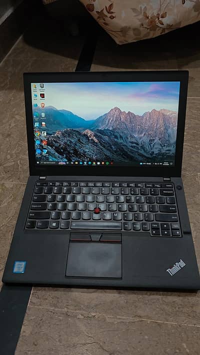 Lenovo Thinkpad X260 (8/256)