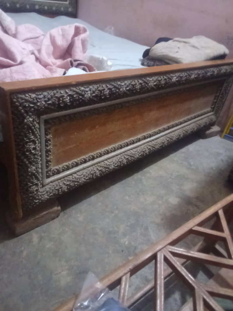 bed or dressing table 2