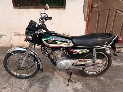 CG-125 BLACK BIKE UN GOOD CONDOTION