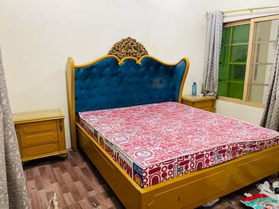 King Size Bed with Large Wardrobe – Well Maintained