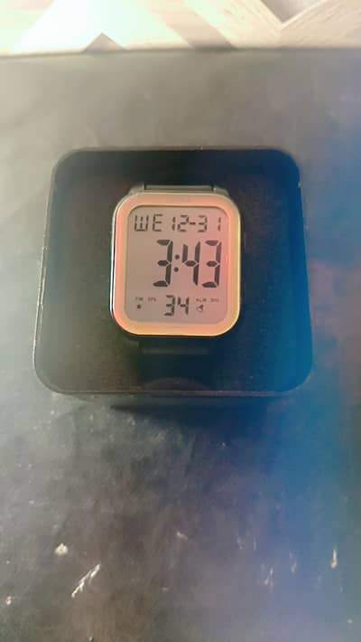 LASIKA Digital Sport Watch – Excellent Condition ⌚