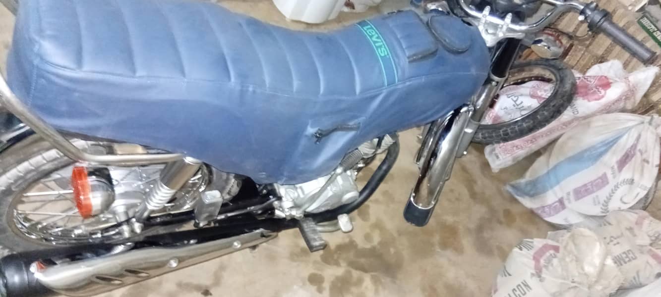 UNIQUE 125CC MODEL 2016 1