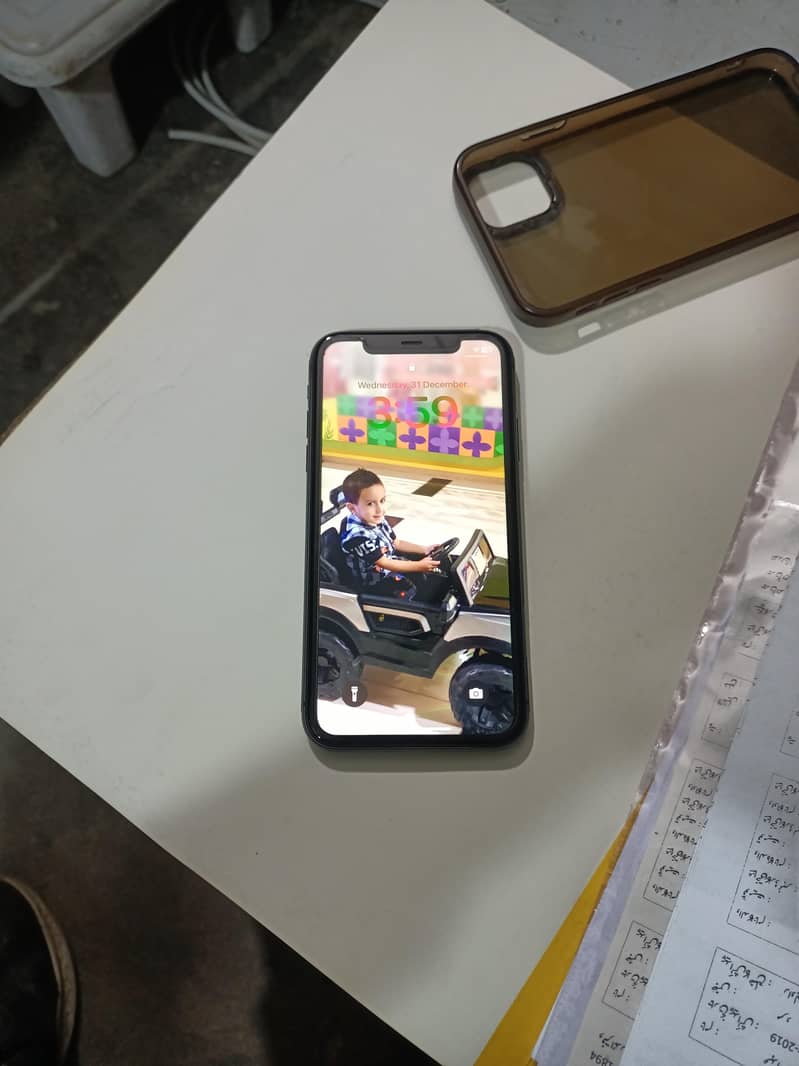 IPHONE 11 8