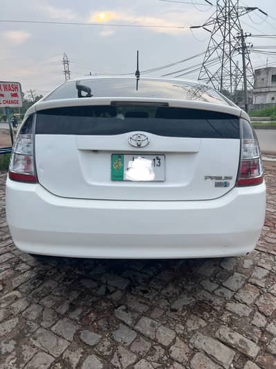 Toyota prius 1.5 full package 7/13