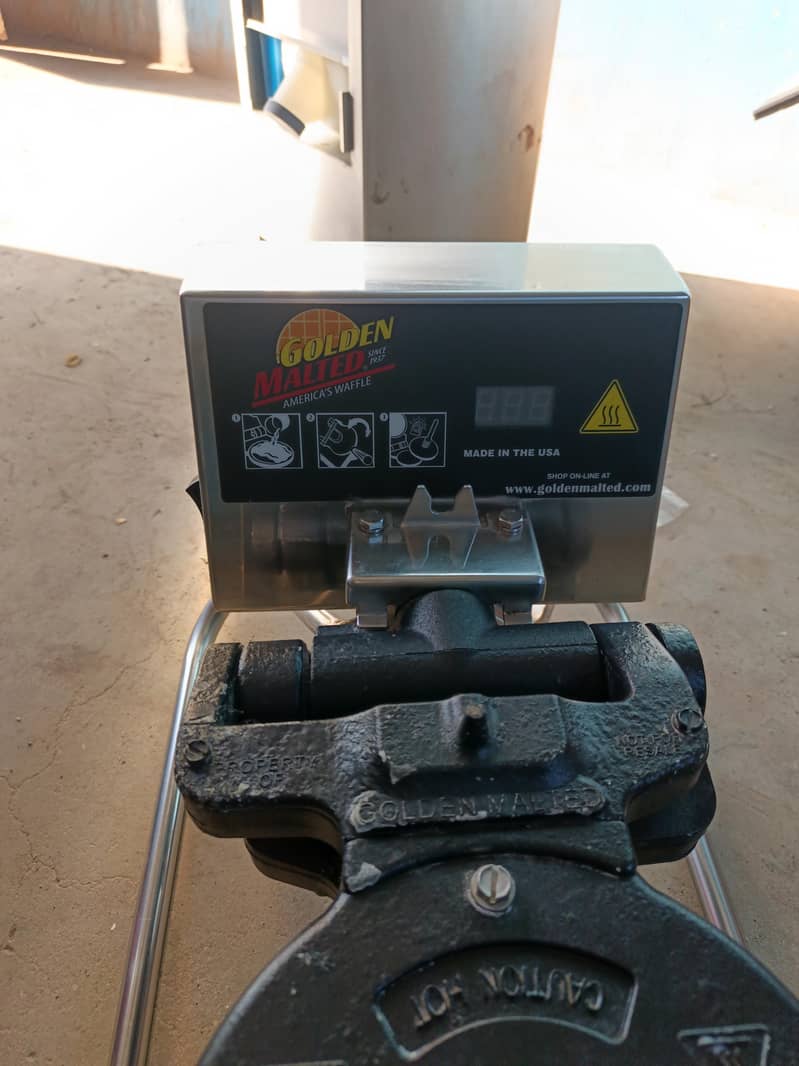 waffle maker goled malted 2