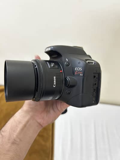 Canon 550D DSLR + 50mm Lens