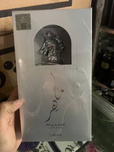 Perfumes . Watsapp: 03065994499