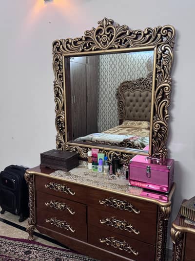 1 year used room furniture