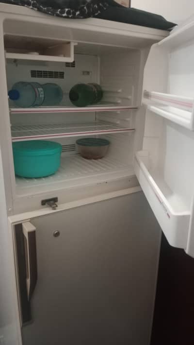 us like new no demege no screech