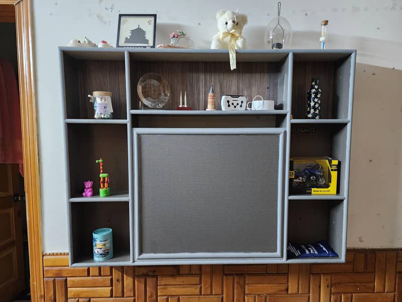 Computer table and decoration rack 0