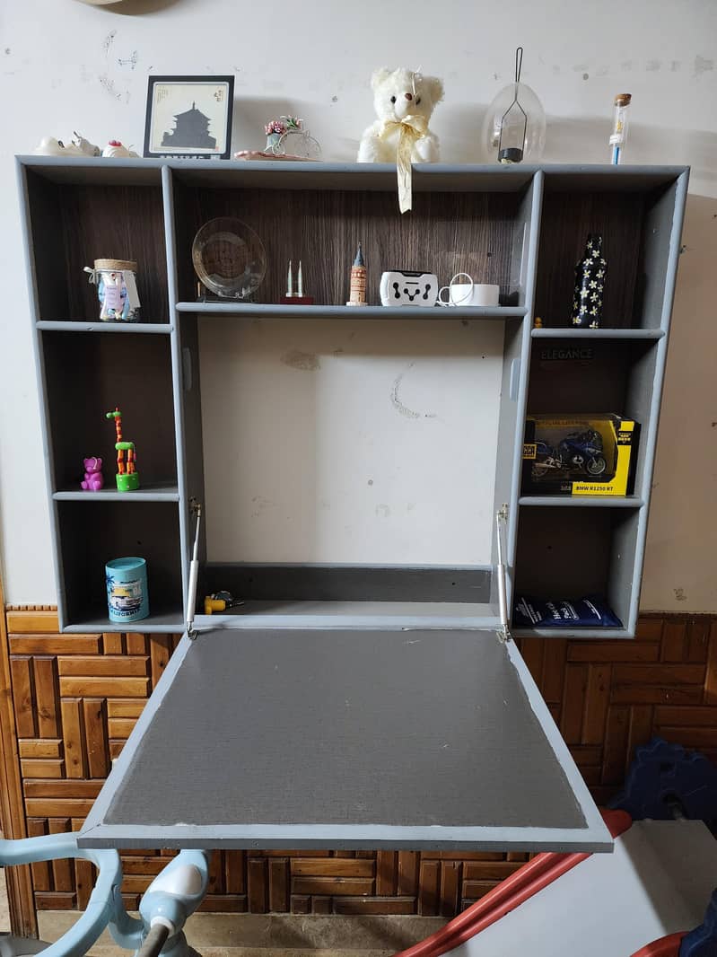 Computer table and decoration rack 1