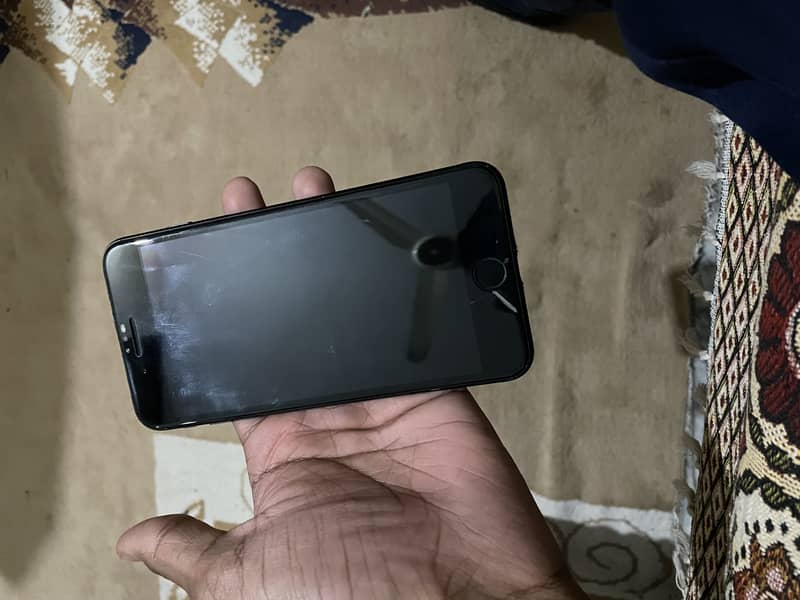 Apple iPhone 7 Plus 0