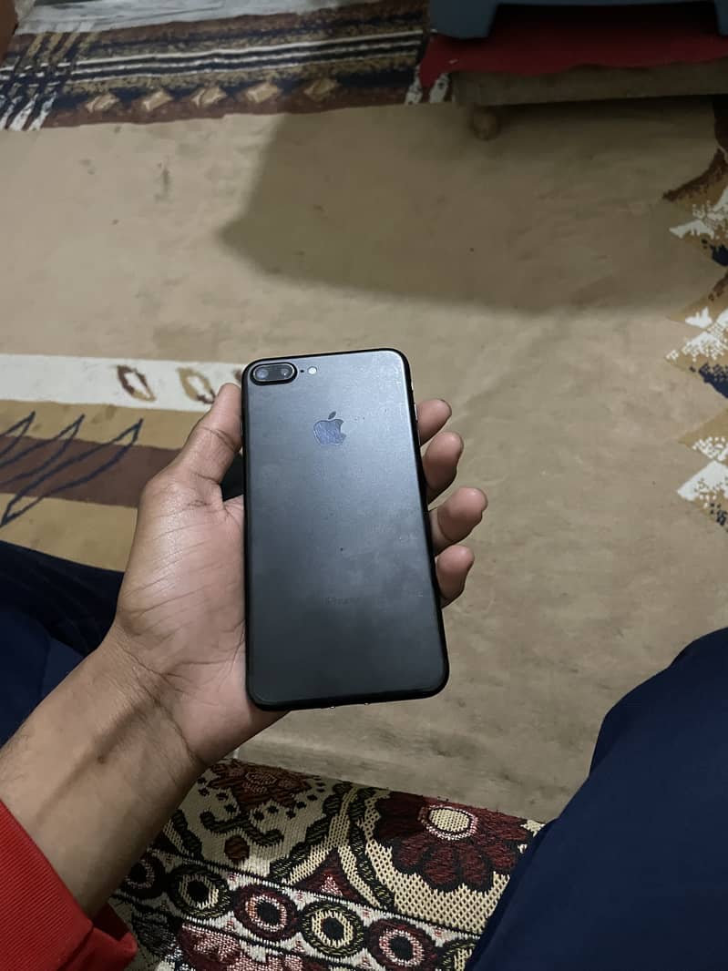 Apple iPhone 7 Plus 2
