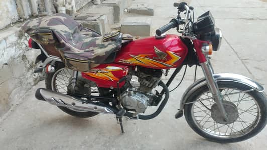 HONDA CG125 EURO 2021 MODEL KARACHI NUMBER GUNINE CONDITION