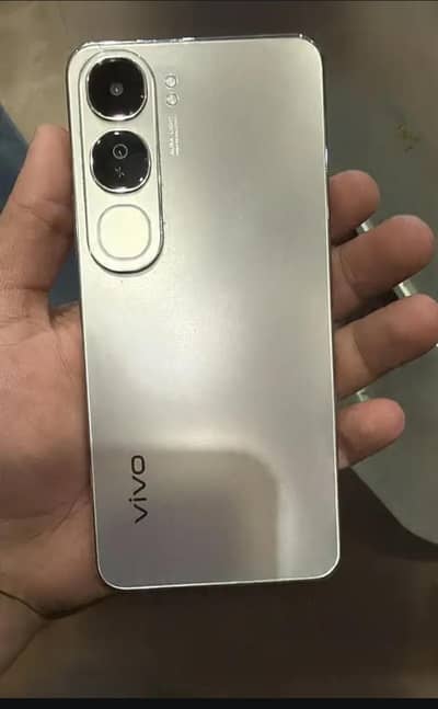 vivo y200 8/256gb mobile All ok koi masala ni ha with box and charger