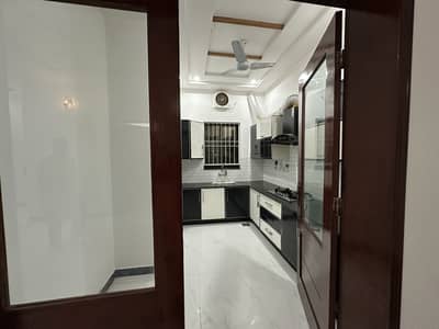 5 MARLA OWNER BUILT VIP CONDITION HOUSE AVAILABLE FOR SALE IN CANAL GARDEN NEAR BAHRIA TOWN LAHORE