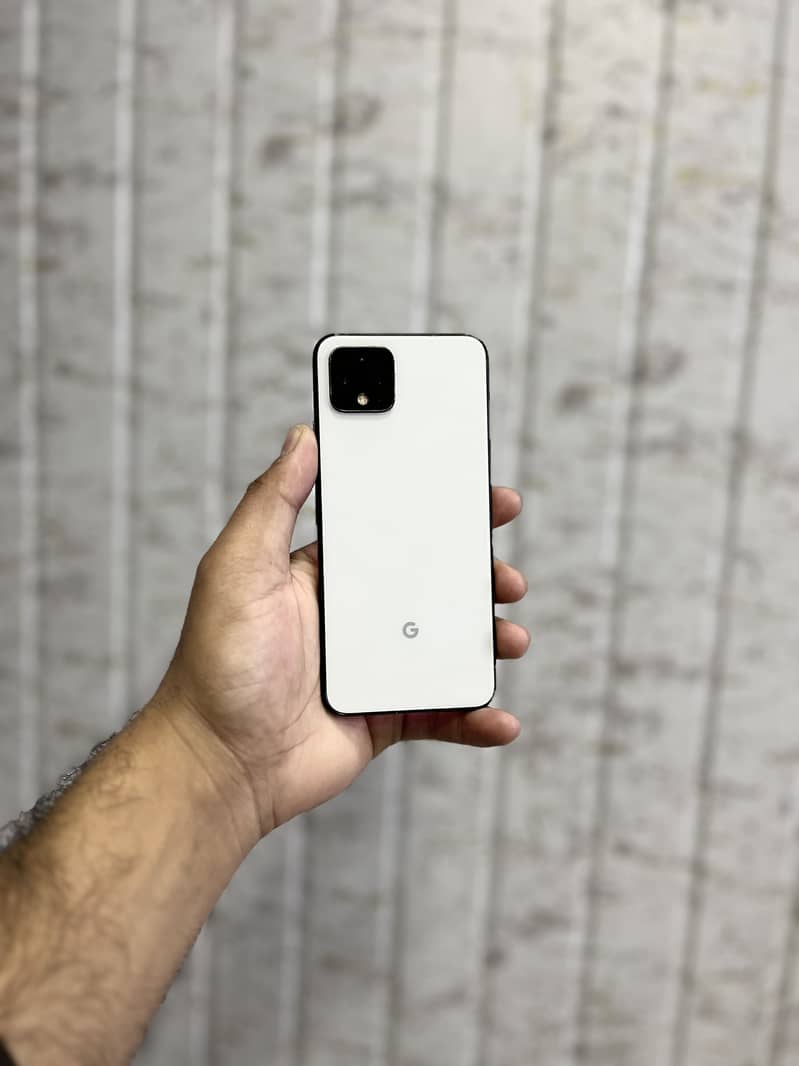 Google pixel 4         03392200046 3