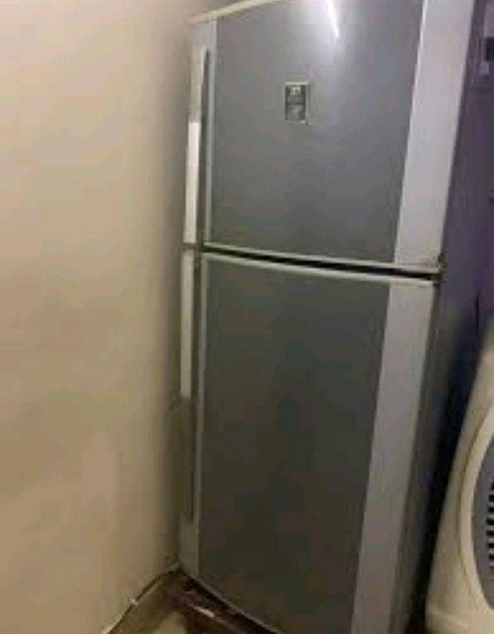 Refrigerator 0