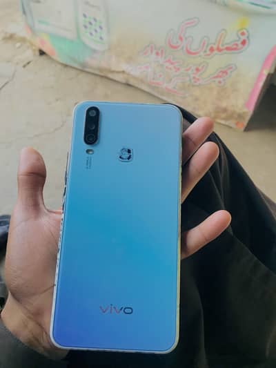 Vivi y17 8/256 storage