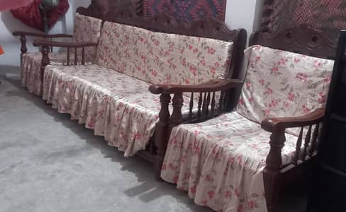 Sofa Set In Good Condition