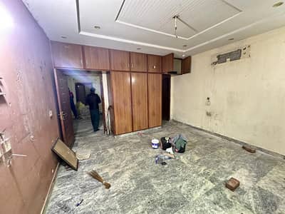 4 Marla 1st Floor Flat For Rent ( Near Shahtaj Colony)