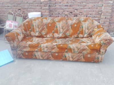 Want to sale my 3 seater sofa