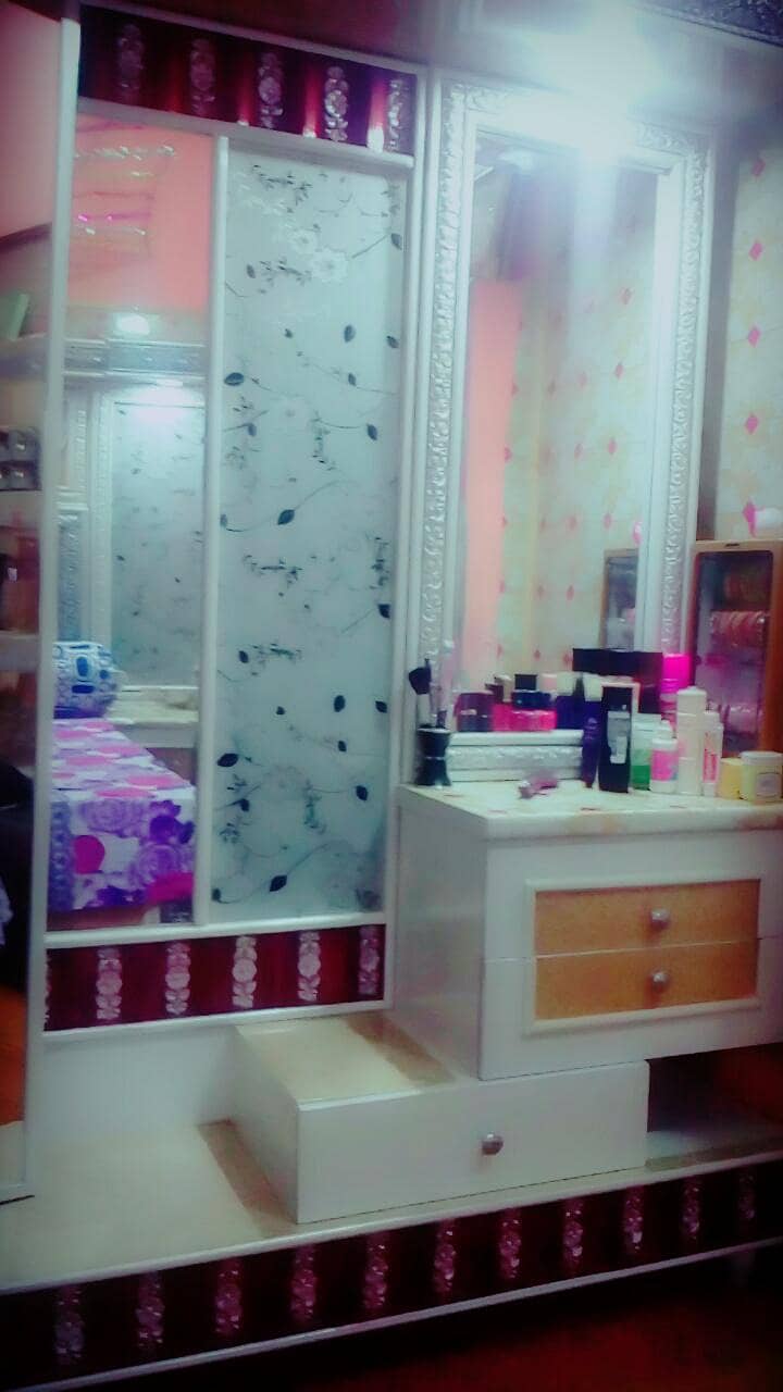 Bed & Dressing table 2