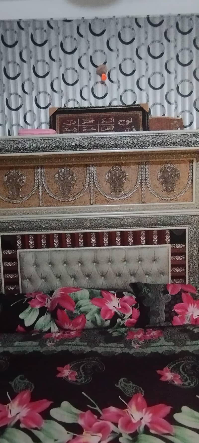 Bed & Dressing table 3