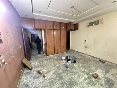 3.5 Marla 1st Floor Flat Available For Rent (Near Qurban School)