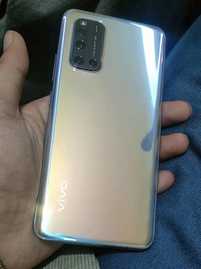 Vivo V19  8/128 .