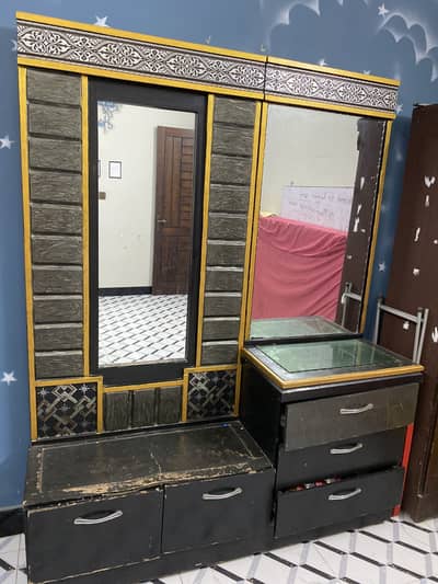 Dressing table for sale !