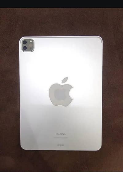 I pad pro M2 128gb with full box and charger