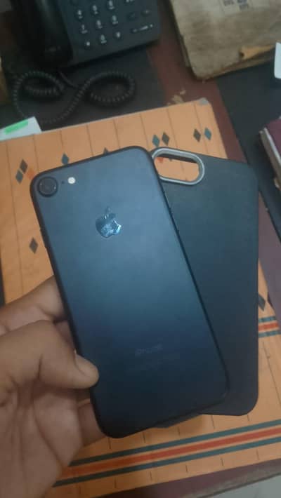 32gb 74 health camera bilkul saff hai