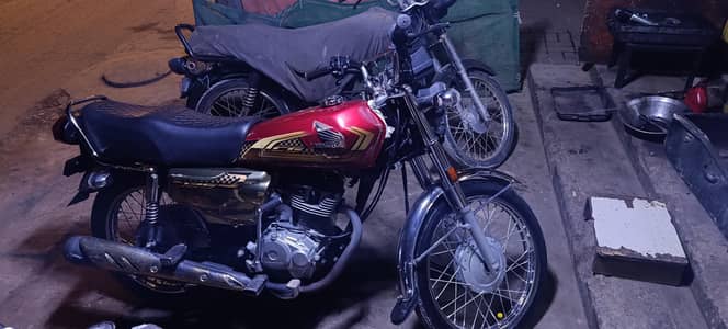 Honda 125 special edition golden