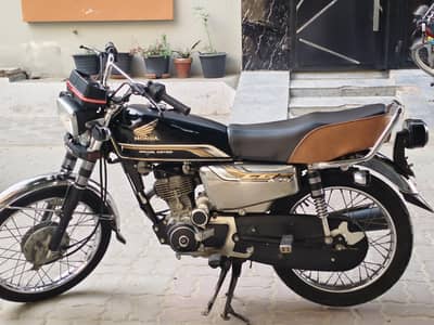 Honda CG 125 special edition in lush condition
